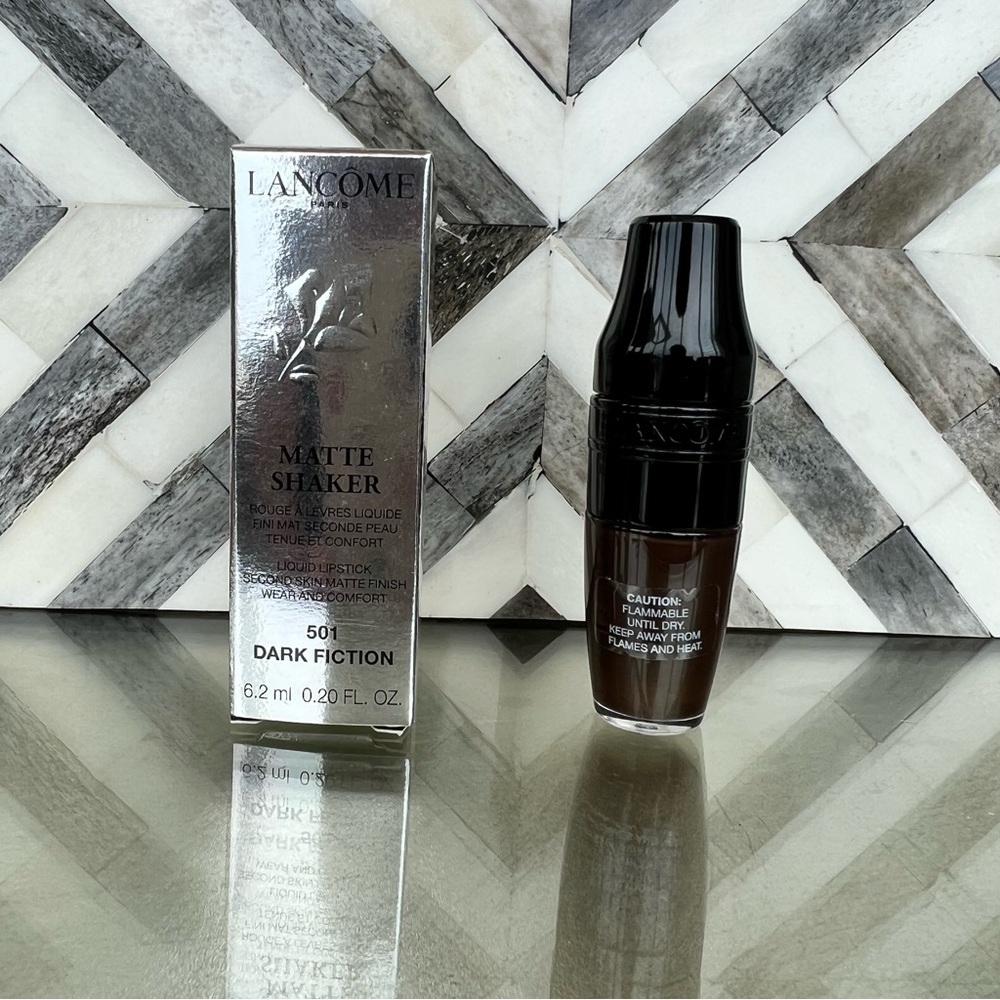 Lancôme matte shaker 501 dark fiction